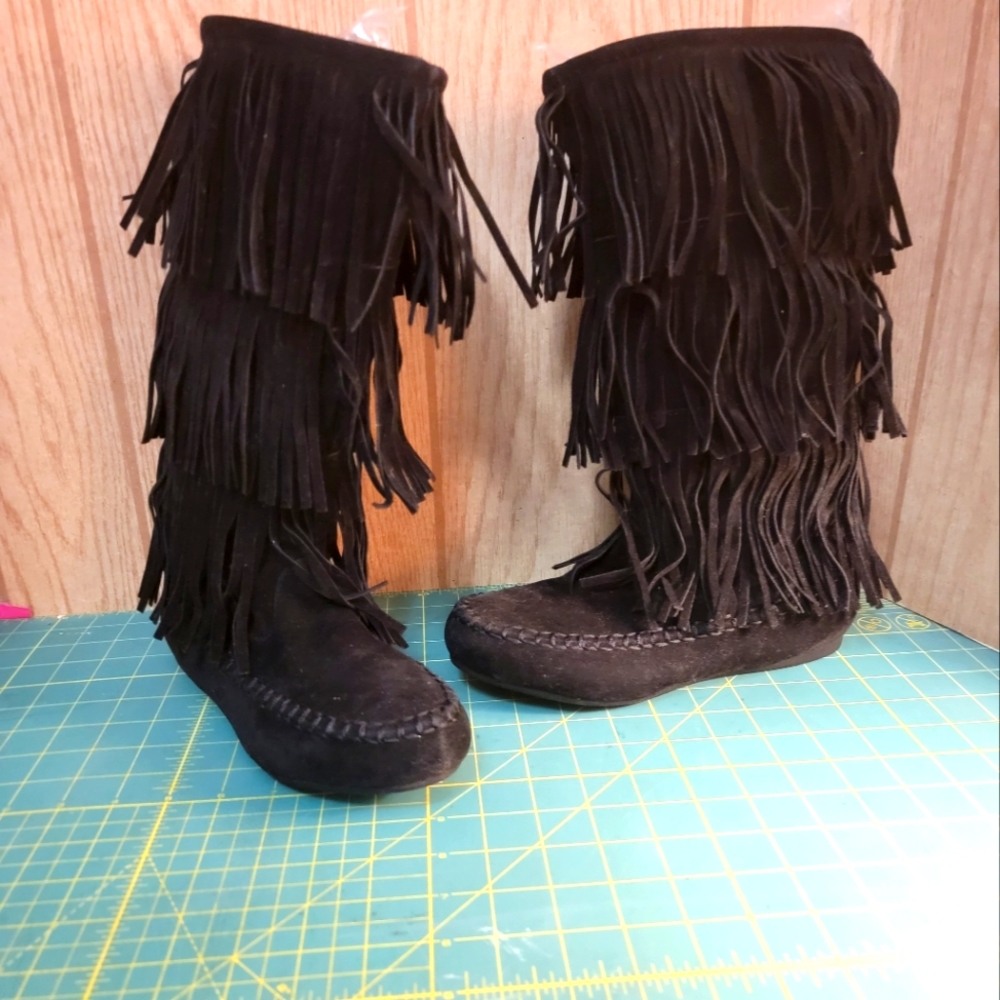 Hot Cakes Ladies Fringe Moccasin Boots Black size 6 Calf-high